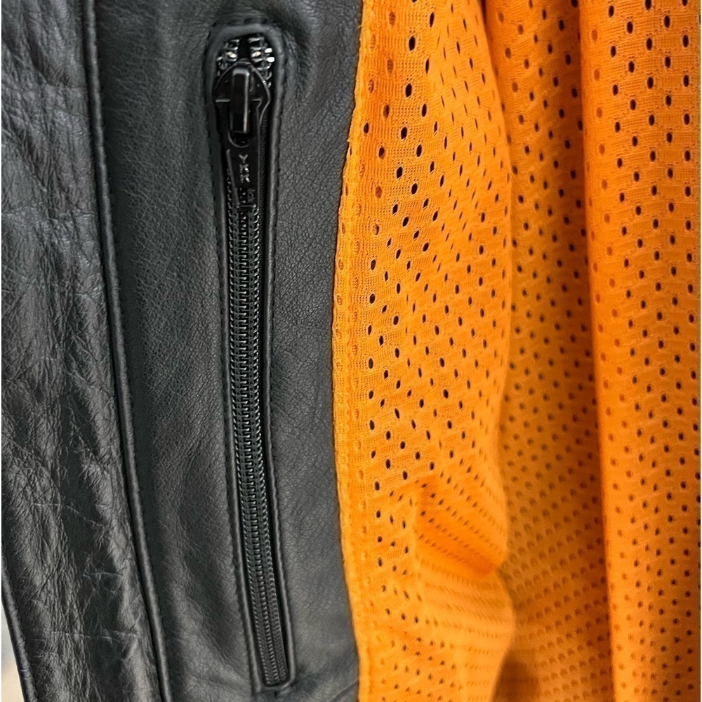 Woman’s Harley Davidson premium leather moto jacket. LIKE NEW. Size W1 - Picture 15 of 16